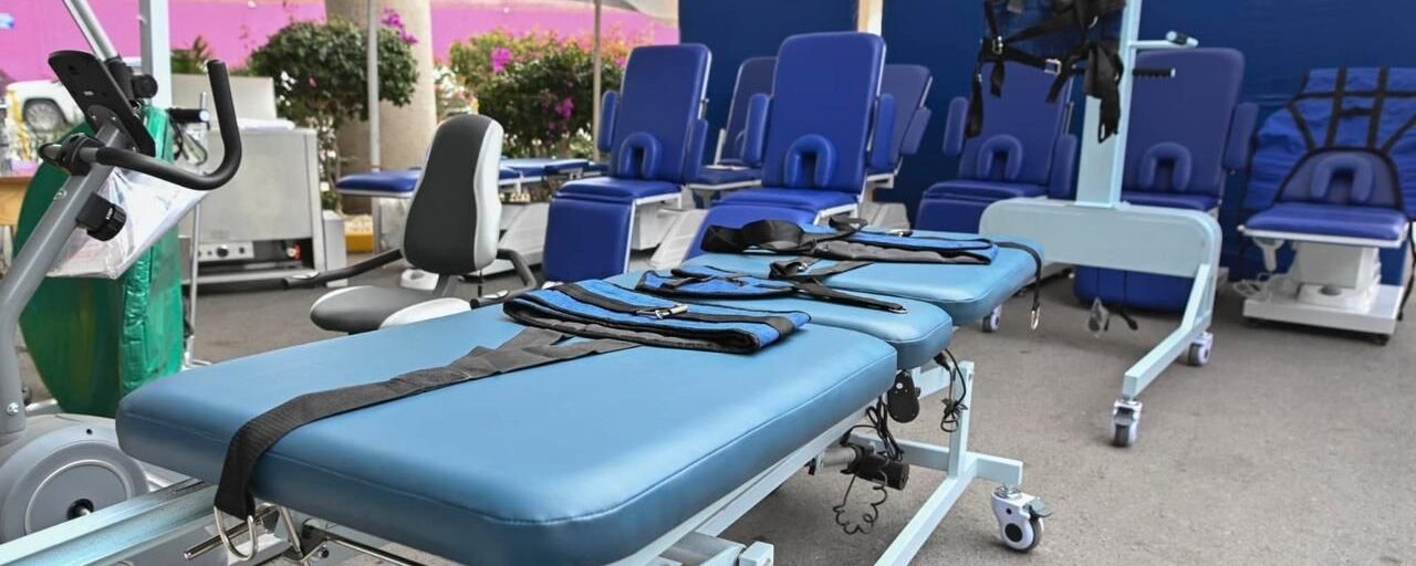 ENTREGAN EQUIPAMIENTO MÉDICO, TÉCNICO Y TERAPÉUTICO AL CREE