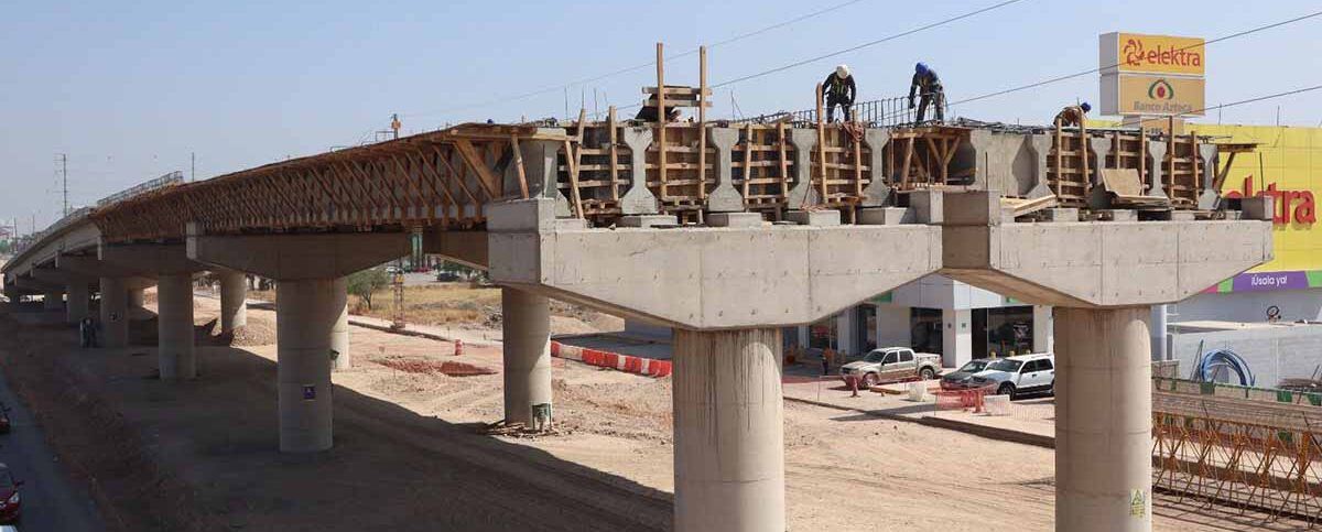GOBIERNO DEL ESTADO AVENTAJA TRABAJOS DEL PUENTE VEHICULAR EN CIRCUITO POTOSÍ Y CALLE