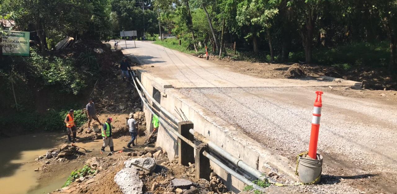 CASI TERMINADA OBRA EN CAMINO AXTLA-COXCATLÁN