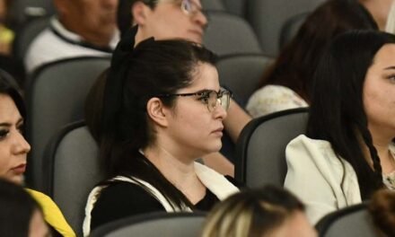 SENSIBILIZAN A SERVIDORES PÚBLICOS EN MATERIA DE DERECHOS HUMANOS