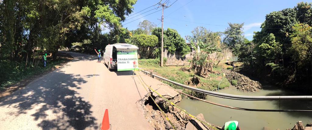 JUNTA ESTATAL DE CAMINOS INTERVIENE CAMINO AXTLA-COXCATLÁN POR AFECTACIÓN