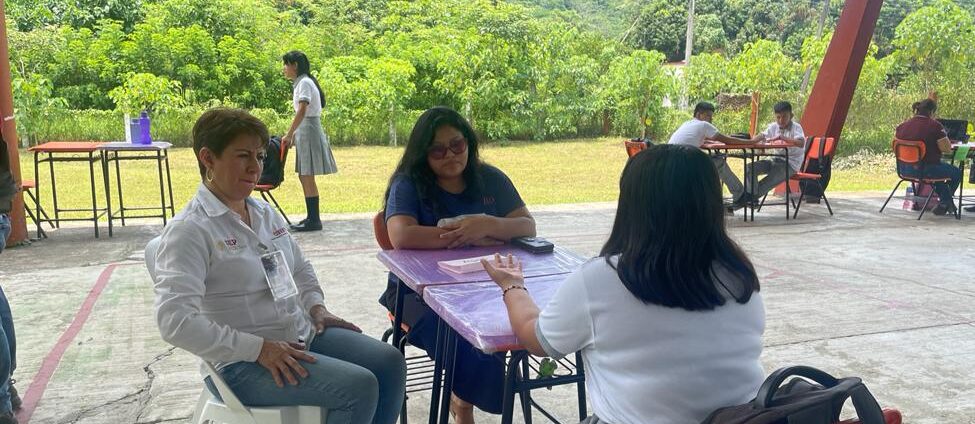DOCENTES POTOSINOS CAPACITAN A MAESTROS DE PERÚ EN MODELO EDUCATIVO