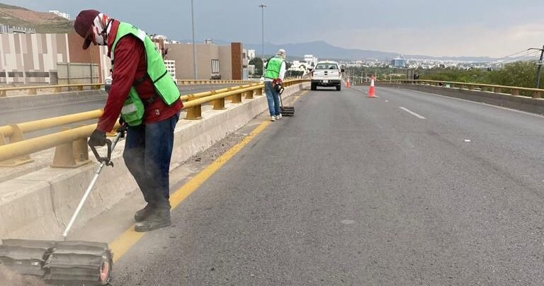 REALIZAN LIMPIEZA DE VIALIDADES EN ZONA METROPOLITANA