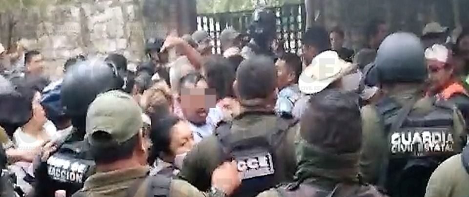 DESALOJAN A INVASORES DE PREDIOS EN SAN VICENTE TANCUAYALAB