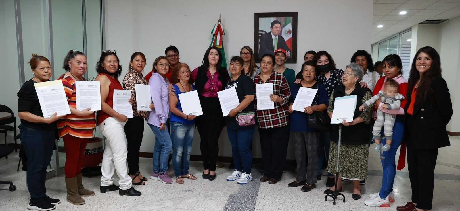 CESIONES DE DERECHOS A VIUDAS DE TAXISTAS FUERON ENTREGADOS