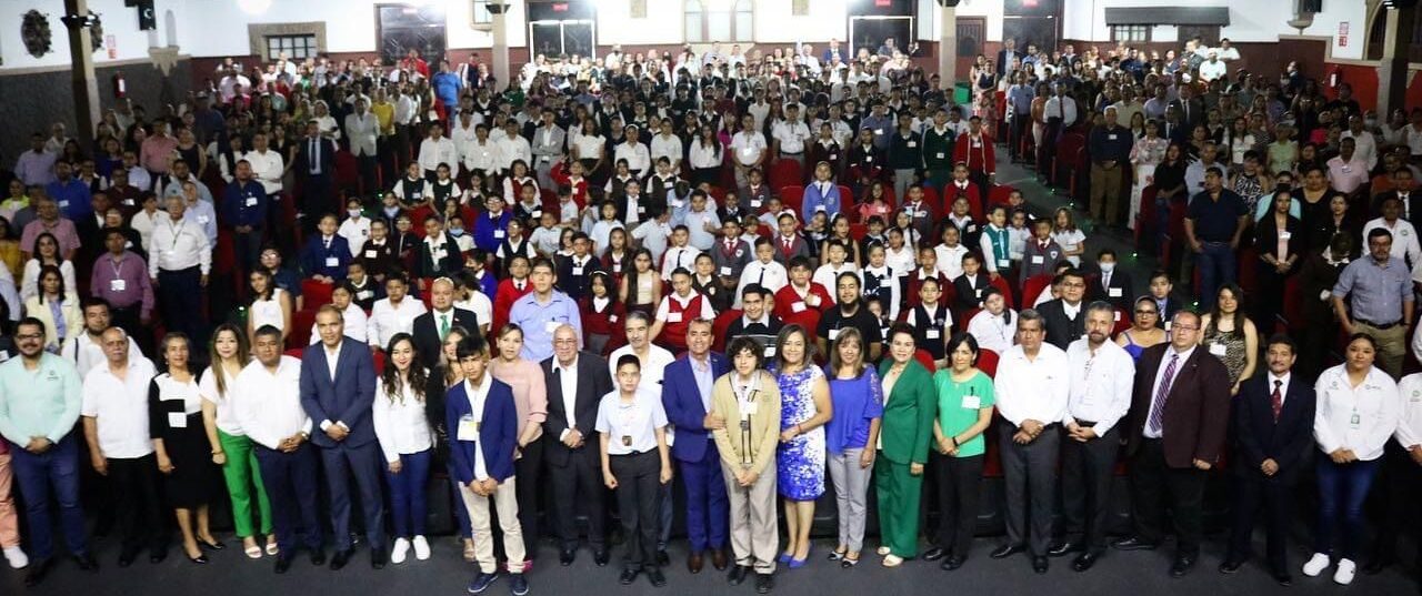 RECONOCEN A ESTUDIANTES DESTACADOS EN OLIMPIADA DE MATEMÁTICAS