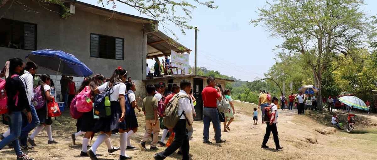 ESCUELAS DE LA HUASTECA A DISTANCIA POR ALTAS TEMPERATURAS: RICARDO GALLARDO