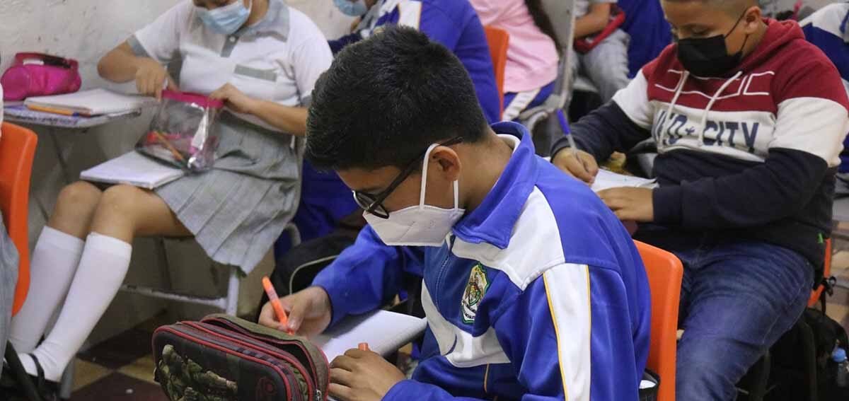 POR ALTAS TEMPERATURAS CONCLUYÓ CICLO ESCOLAR EN EDUCACIÓN BÁSICA