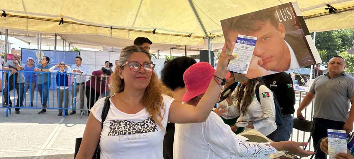 SOLEDENSES RECIBEN BOLETOS GRATIS PARA EL CONCIERTO DE LUIS MIGUEL