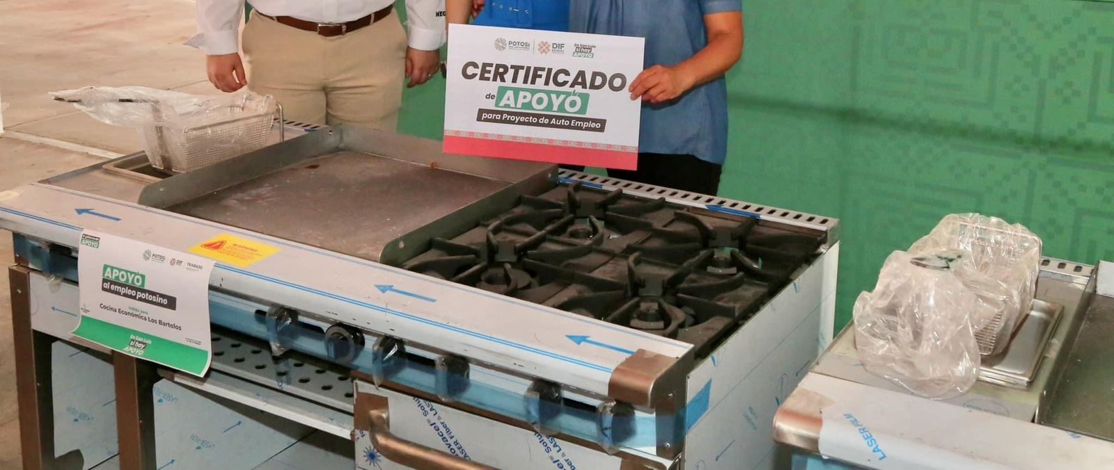 ENTREGAN HERRAMIENTAS, MAQUINARIA Y EQUIPO ESPECIALIZADO PARA EMPRENDER NEGOCIOS