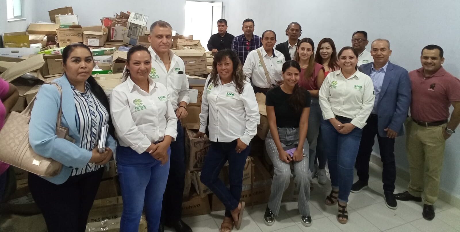 GOBIERNO ESTATAL DONÓ PAPEL RECICLADO PARA FABRICAR NUEVOS LIBROS