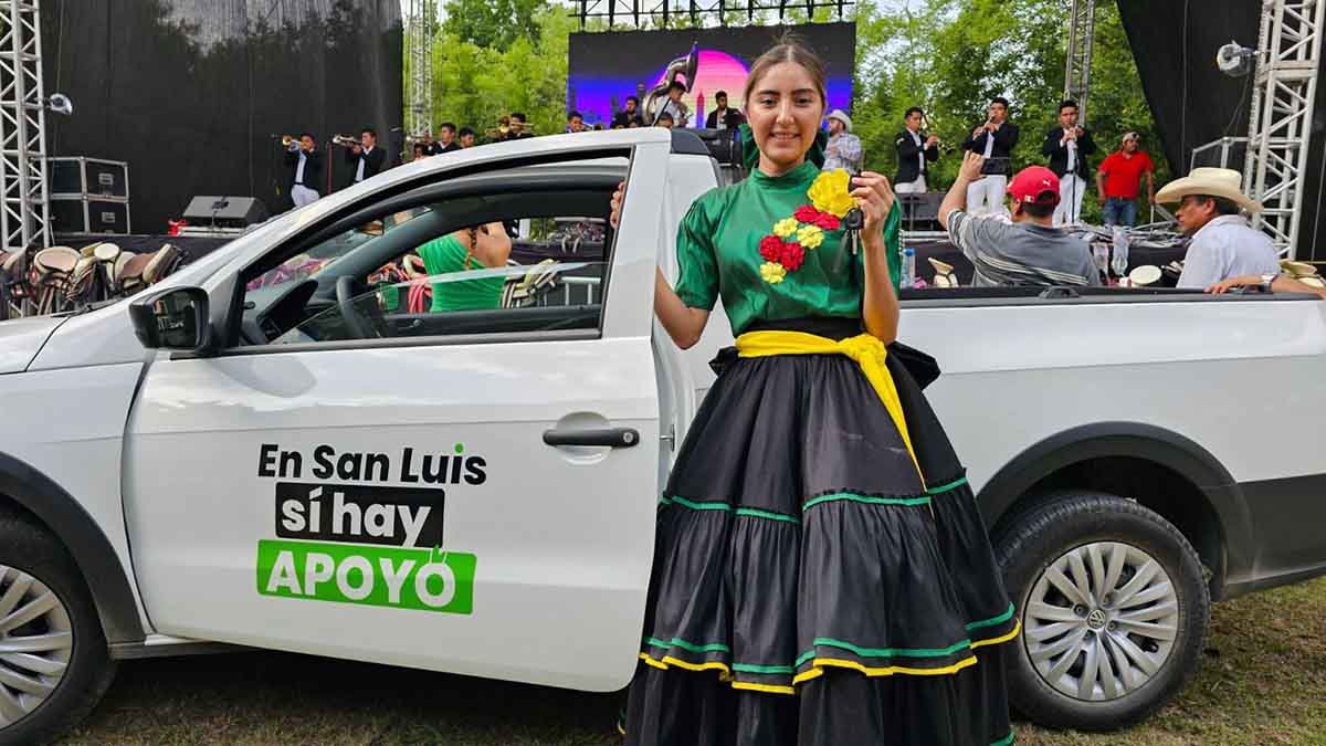 JOVEN ESCARAMUZA DE AQUISMÓN GANÓ VEHÍCULO QUE REGALÓ EL GOBERNADOR A LOS PARTICIPANTES DE PASEO A CABALLO