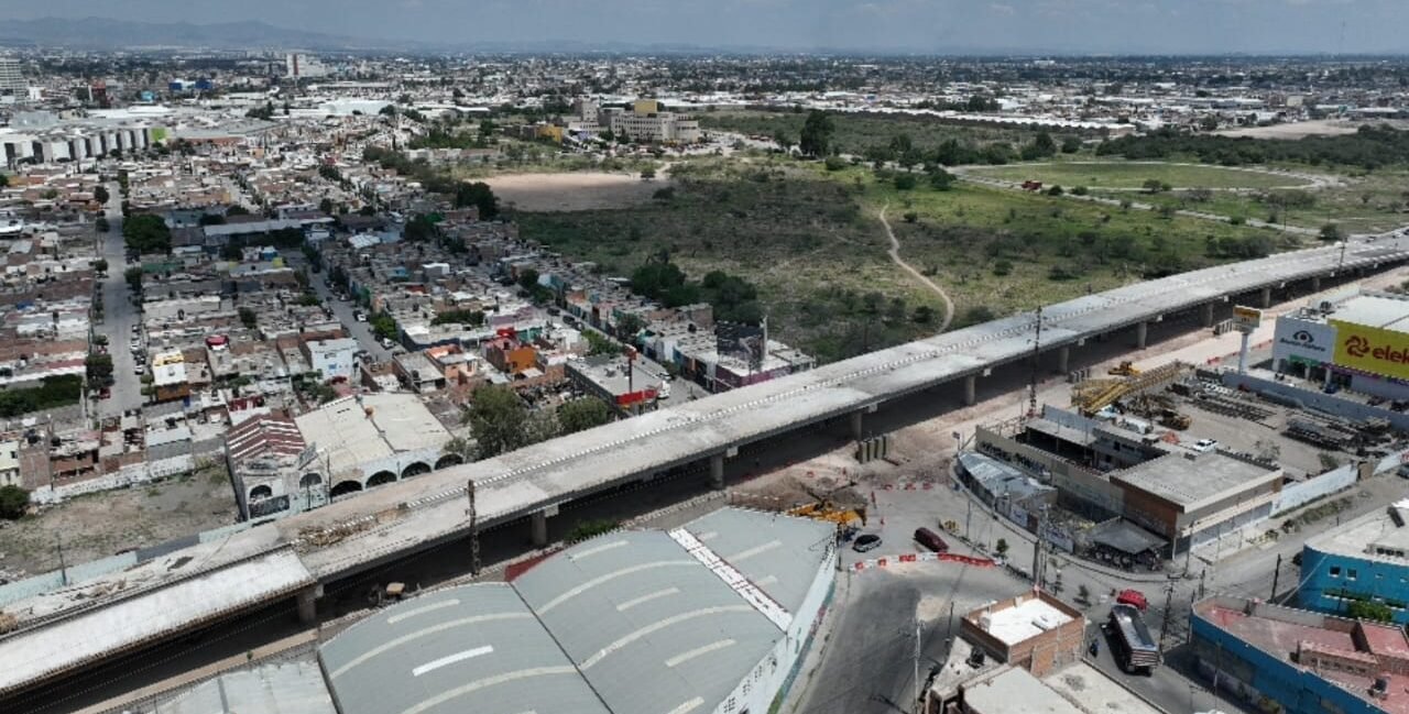 PUENTE VEHICULAR EN PRADOS AL 70 POR CIENTO DE AVANCE
