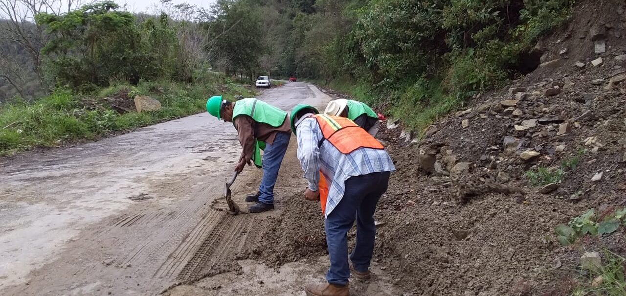 REALIZAN REHABILITACIÓN DE CAMINOS EN COMUNIDADES ALEJADAS