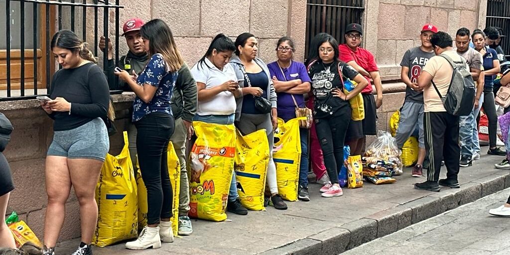 SE REALIZA UNA VEZ MÁS CANJE DE CROQUETAS POR BOLETOS