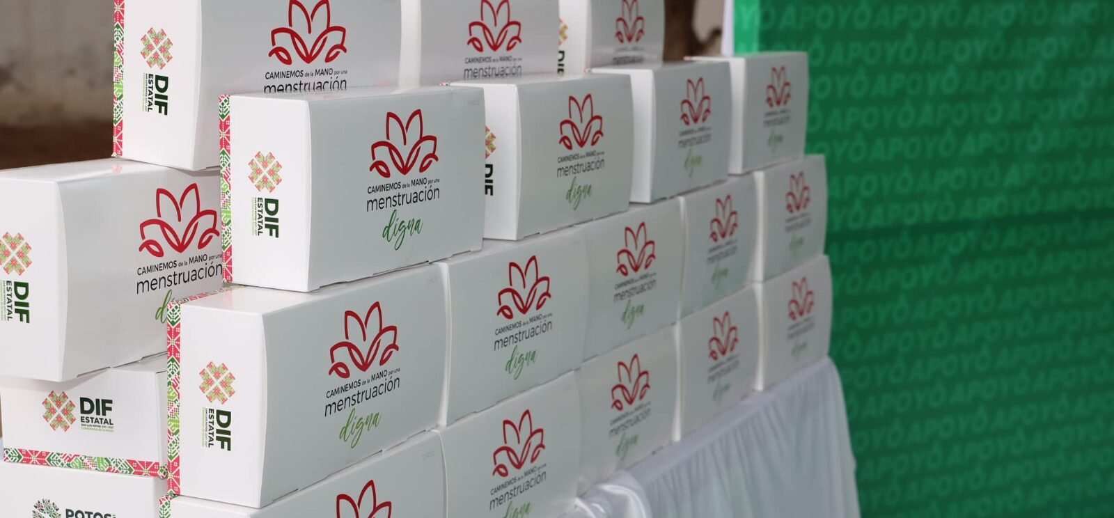 ENTREGAN KITS MENSTRUALES EN EL ALTIPLANO POTOSINO