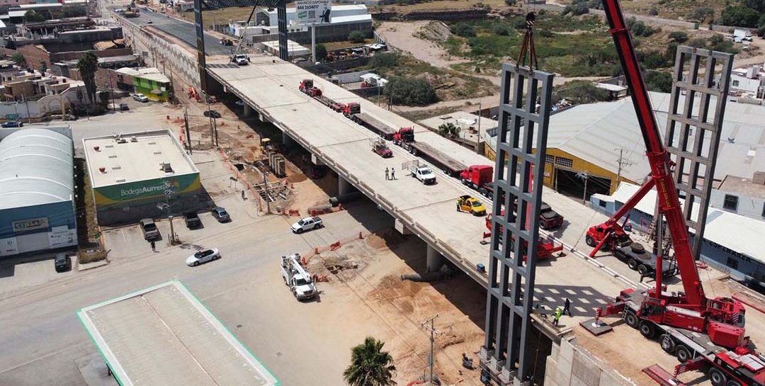 PUENTE ATIRANTADO DE CARRETERA A RIOVERDE EN SU ÚLTIMA ETAPA: SEDUVOP