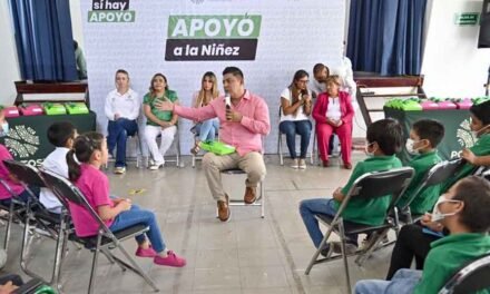 ENTREGAN TABLETS A MENORES DE CASAS HOGARES