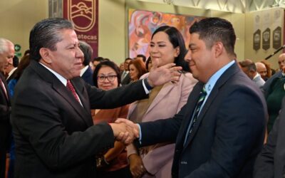FELICITA RICARDO GALLARDO AL GOBERNADOR DE ZACATECAS POR SU SEGUNDO AÑO DE PAZ, BIENESTAR Y PROGRESO