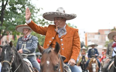 RICARDO GALLARDO ENCABEZA DESFILE CÍVICO MILITAR DE INDEPENDENCIA