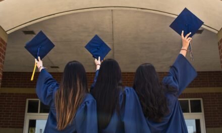 ESTUDIANTES DE COBACH PODRÁN ACCEDER A CRÉDITOS PARA SEGUIR CON SUS ESTUDIOS