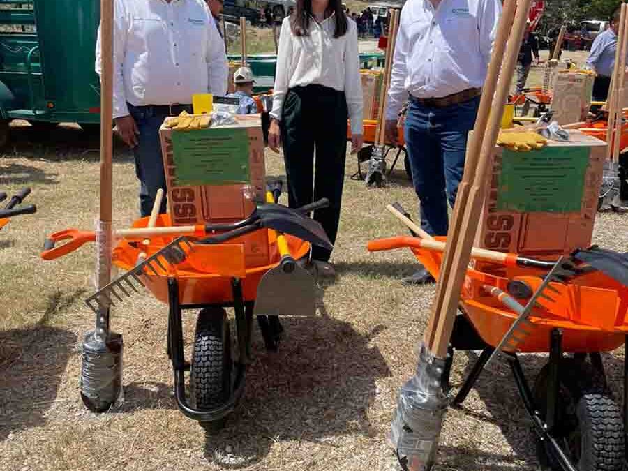 ENTREGAN APOYOS A PRODUCTORES DE SANTA CATARINA