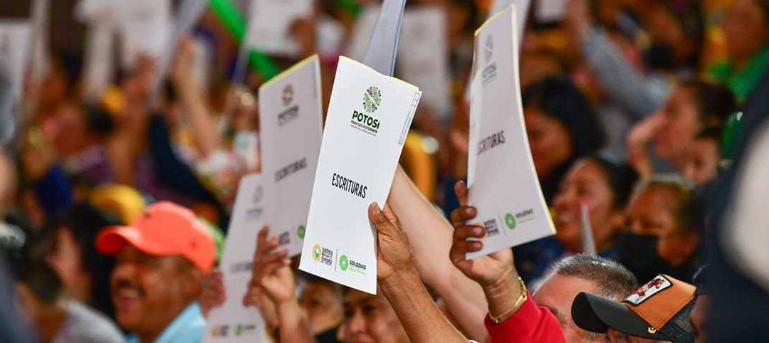 FAMILIAS SOLEDENSES RECIBEN TÍTULOS DE PROPIEDAD