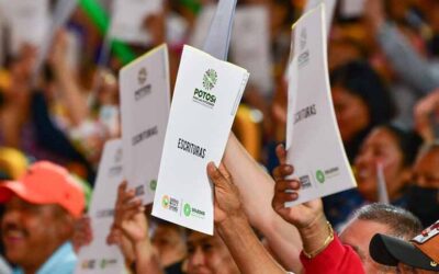 FAMILIAS SOLEDENSES RECIBEN TÍTULOS DE PROPIEDAD