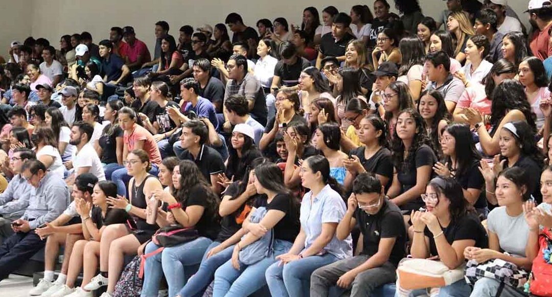 LLEVAN CONFERENCIAS DE EMPODERAMIENTO Y LIDERAZGO JUVENIL A CIUDAD VALLES
