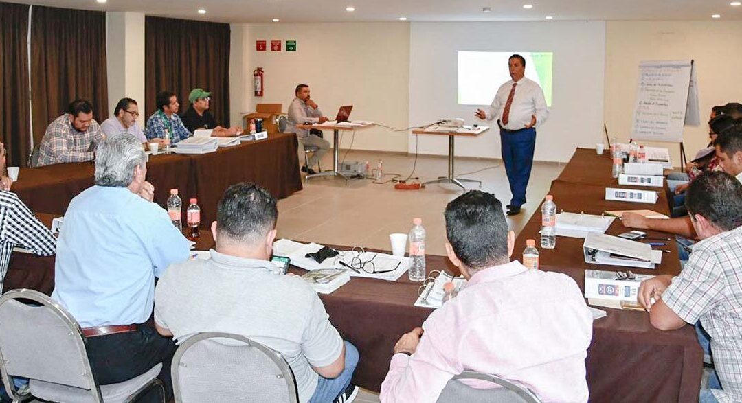 CAPACITAN A PERSONAL DE AYUNTAMIENTOS Y ORGANISMOS OPERADORES DE AGUA