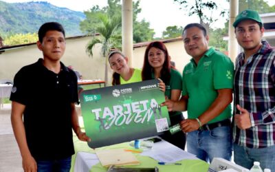 ENTREGAN TARJETAS JOVEN EN MATLAPA