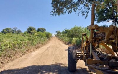 DAN MANTENIMIENTO A CAMINOS RURALES DE LA HUASTECA ANTE ARRIBO DE VISITANTES POR XANTOLO