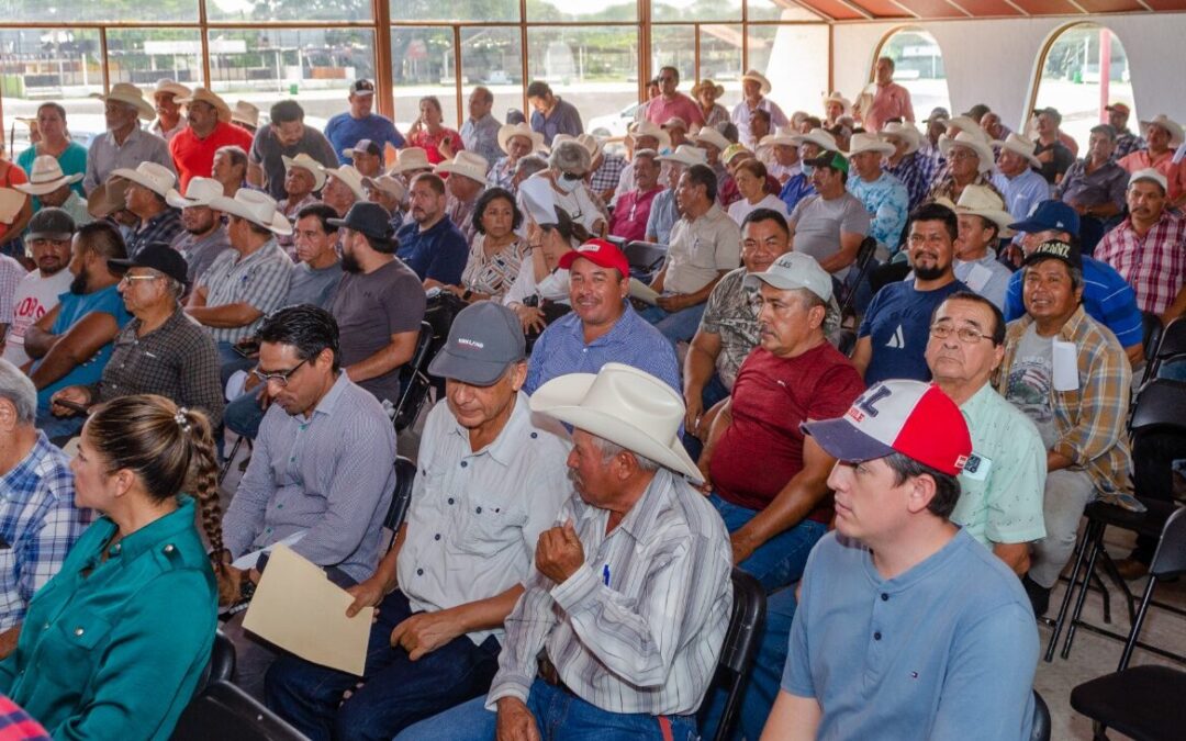 ENTREGAN 14.3 MDP A GANADEROS POTOSINOS PARA ATENDER CRISIS HÍDRICA