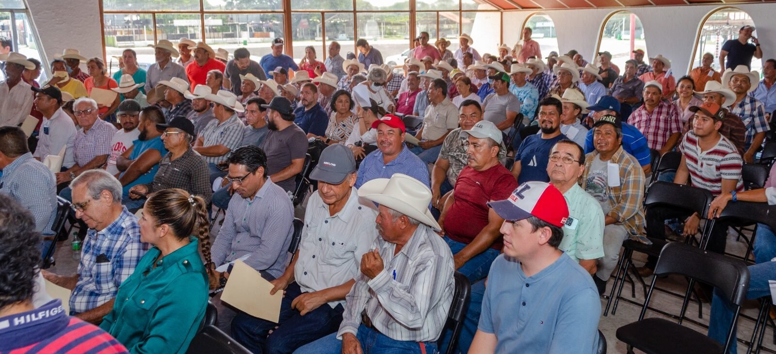 ENTREGAN 14.3 MDP A GANADEROS POTOSINOS PARA ATENDER CRISIS HÍDRICA