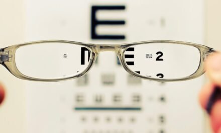 FUERON ENTREGADOS 300 LENTES GRATUITOS A NIÑOS 