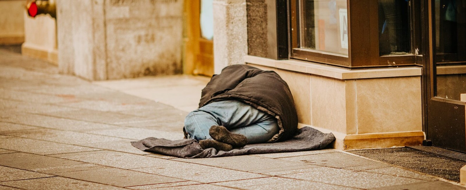 ENTREGAN COBERTORES A PERSONAS EN SITUACIÓN VULNERABLE DEL CERRO DE SAN PEDRO
