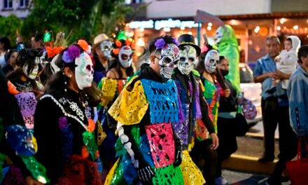 ESPECTACULAR SEGUNDO DÍA DE “XANTOLO EN TU CIUDAD” SE VIVIÓ EN PLAZA ARANZAZÚ