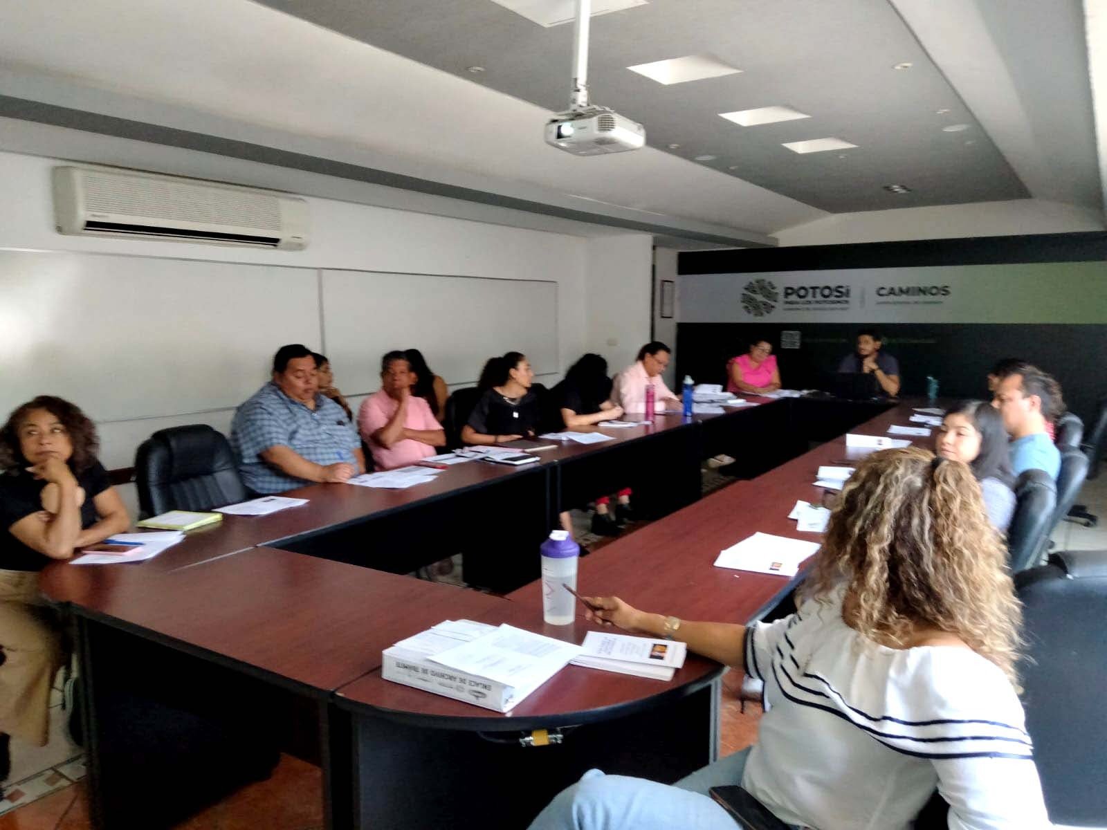 GOBIERNO CAPACITA A PERSONAL DE JEC EN AUDITORÍA ARCHIVÍSTICA