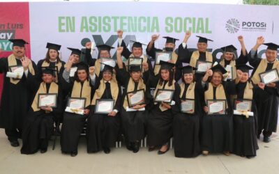 ENTREGAN CERTIFICACIONES A PERSONAS ADULTAS MAYORES