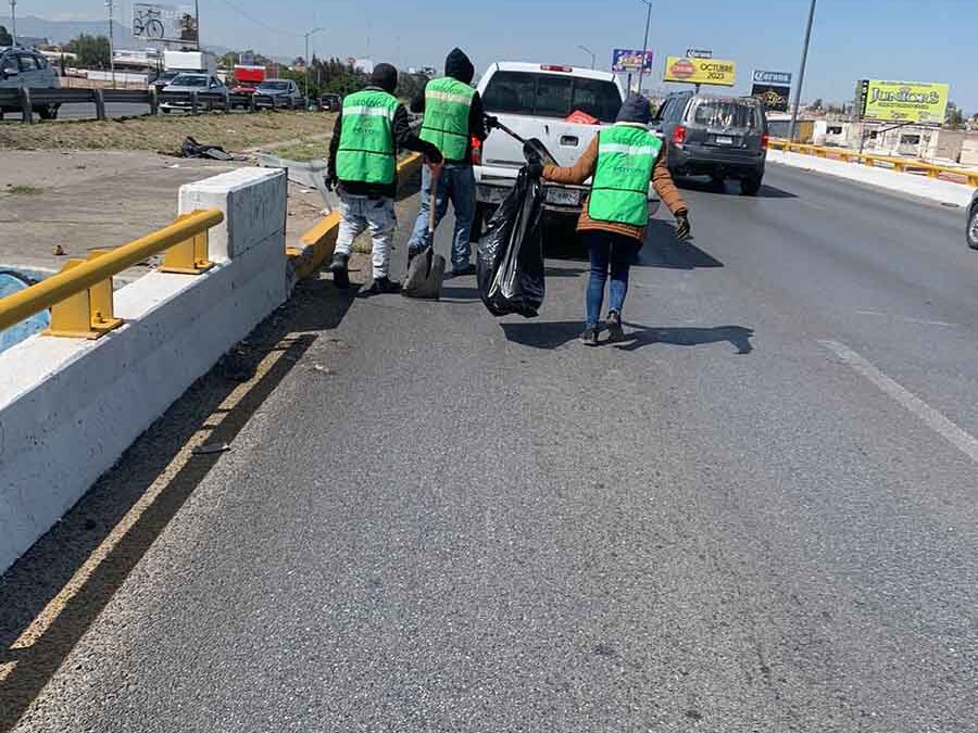 GOBIERNO ESTATAL REALIZA LIMPIEZA EN VÍAS DE ACCESO A LA ZONA METROPOLITANA