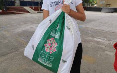 ENTREGAN BECAS ALIMENTARIAS A FAMILIAS DE CIUDAD VALLES