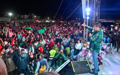 FAMILIAS DEL ALTIPLANO DISFRUTAN DE LAS POSADAS NAVIDEÑAS