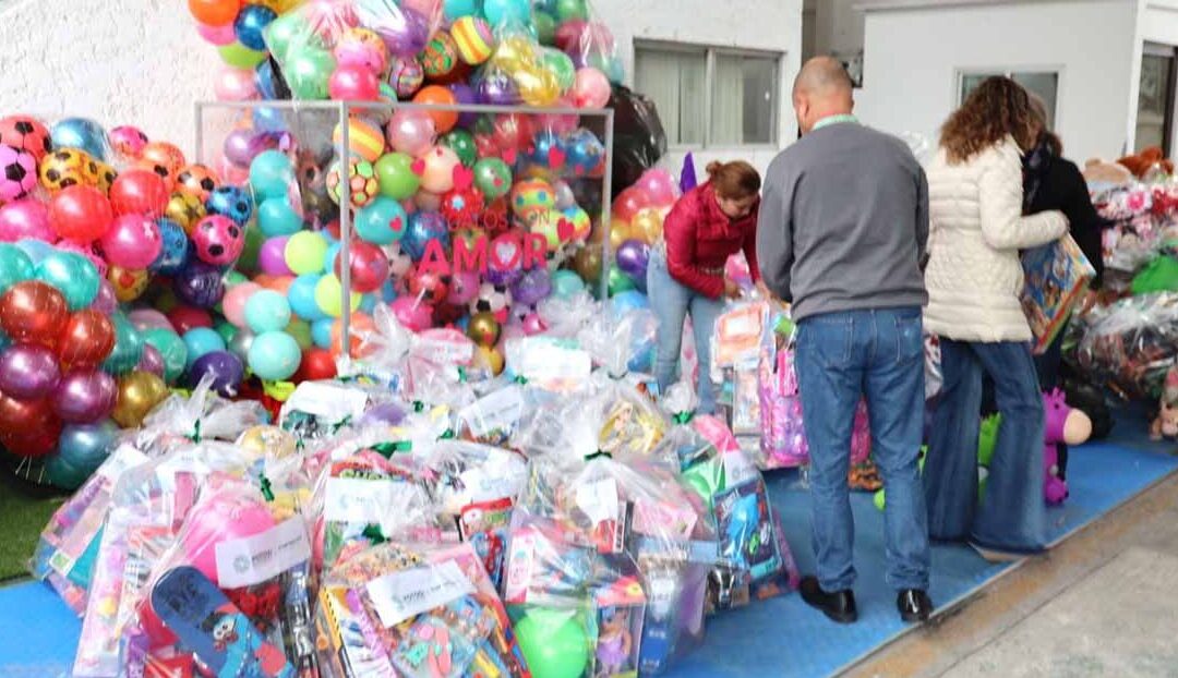 DIF ESTATAL RECIBE EN DONACIÓN JUGUETES DE LA CONTRALORÍA