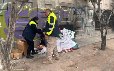 ATIENDEN A PERSONAS EN SITUACIÓN DE CALLE ANTE BAJAS TEMPERATURAS