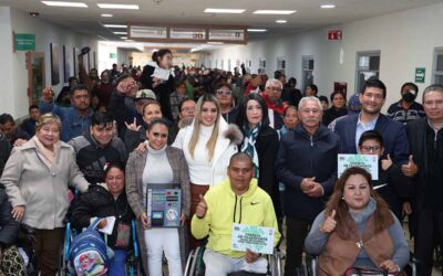 ENTREGA TARJETAS DE TRANSPORTE GRATUITO A GRUPOS VULNERABLES