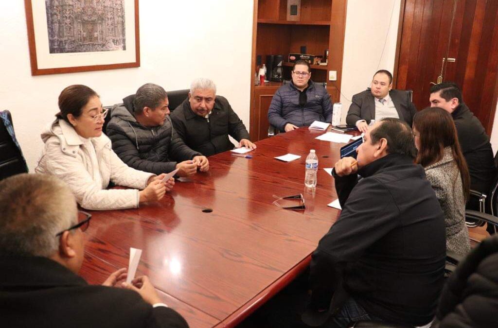 GOBIERNO ATIENDE A LAS Y LOS TRABAJADORES DEL COBACH