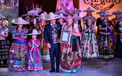 FAMILIA CHARRA CELEBRA BAILE DE REINAS CON RICARDO GALLARDO COMO INVITADO ESPECIAL