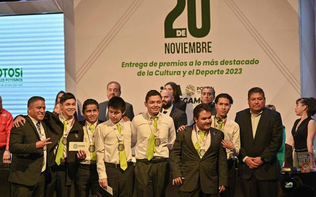ENTREGA GOBIERNO PREMIOS 20 DE NOVIEMBRE Y ESTATAL DE DEPORTE