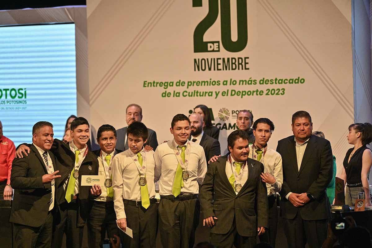 ENTREGA GOBIERNO PREMIOS 20 DE NOVIEMBRE Y ESTATAL DE DEPORTE