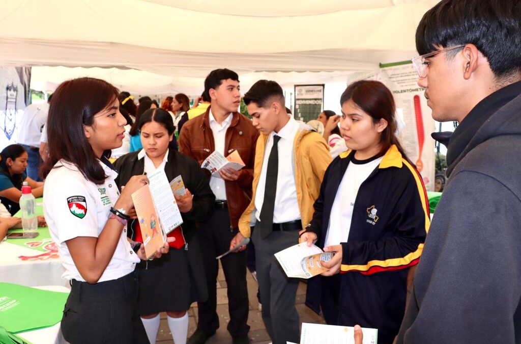 GOBIERNO ESTATAL ACERCA SERVICIOS A FAMILIAS DE LA REGIÓN MEDIA